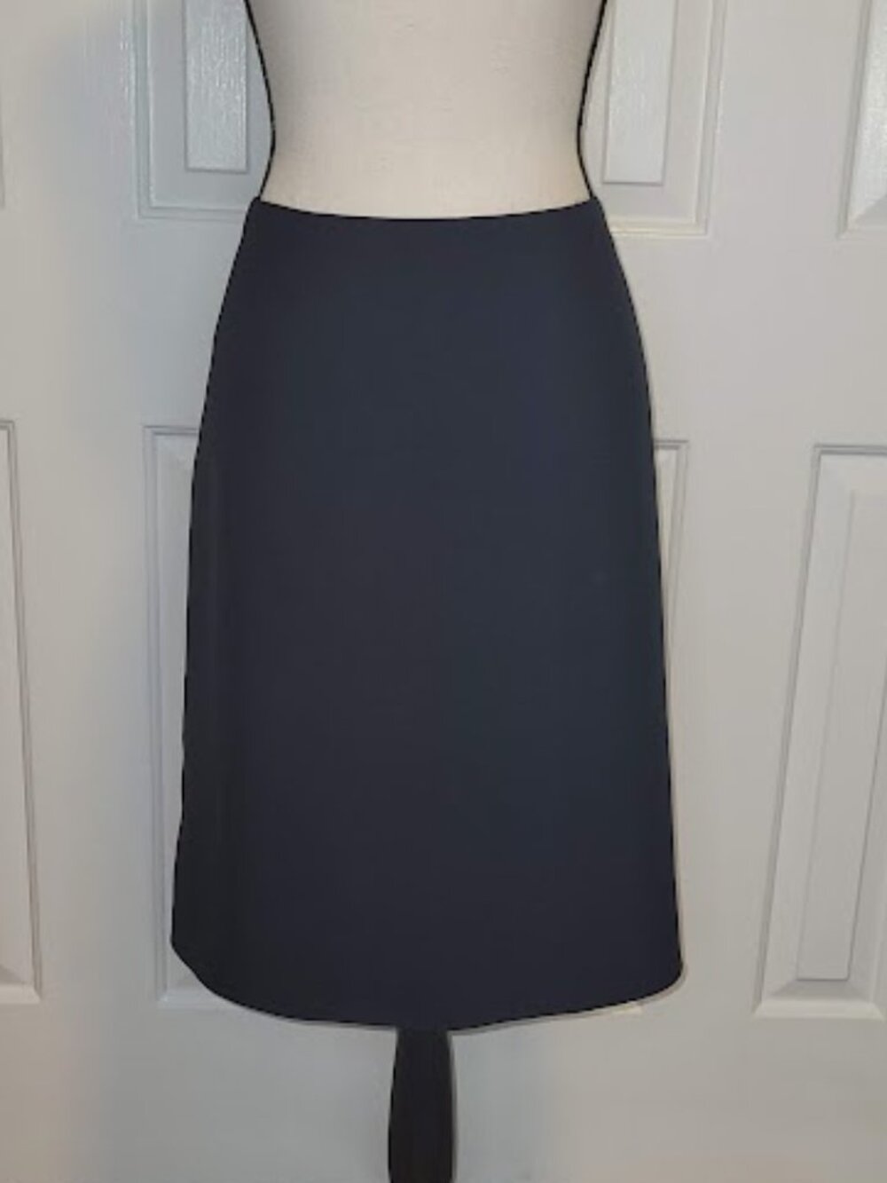 Ellen Tracy Navy 100% Silk A-Line Pleated Skirt Size 10 Midi Career